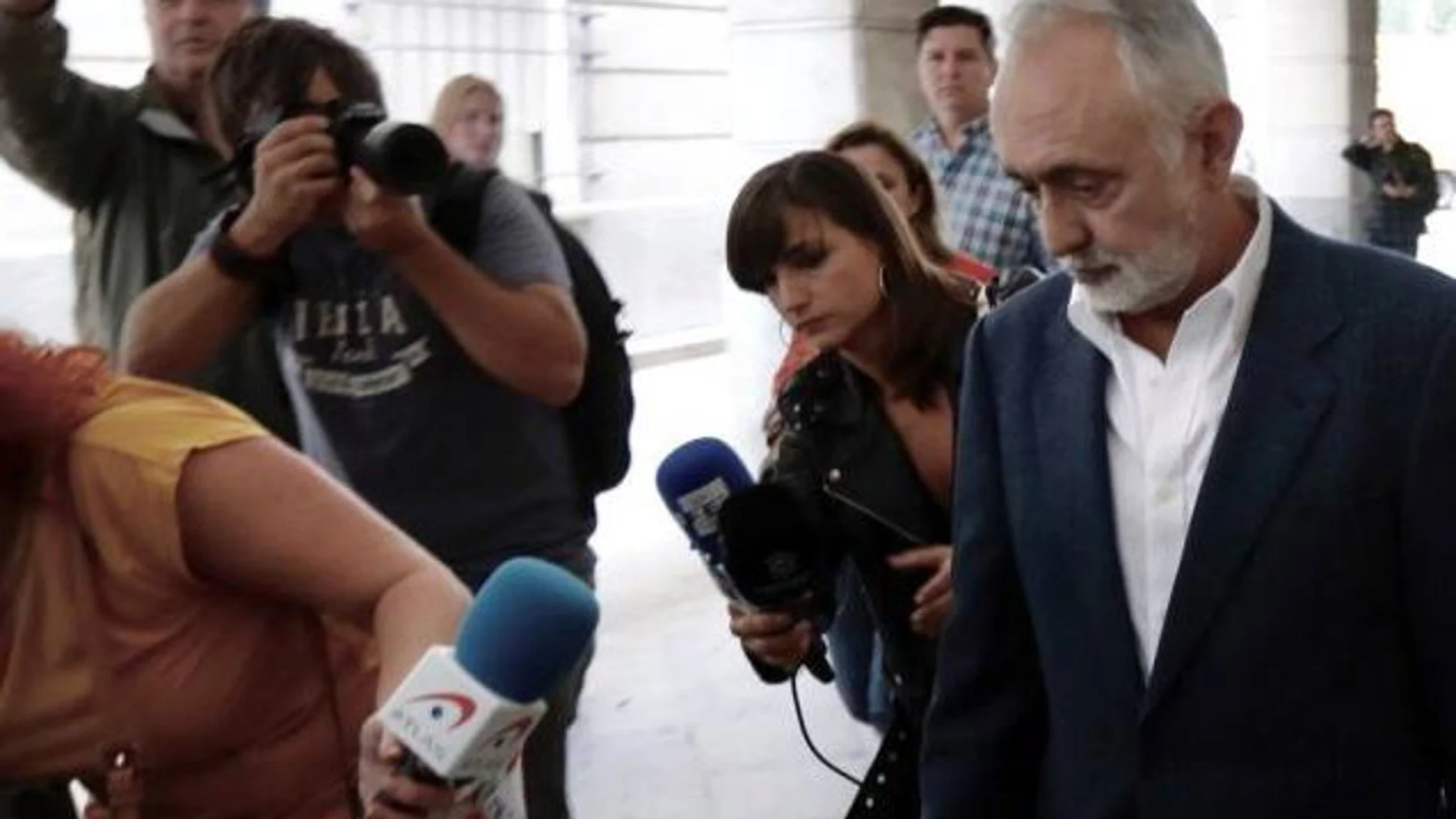 El ex director general de la antigua Faffe Fernando Villén, en los juzgados sevillanos / Foto: Efe