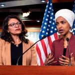 Ilhan Omar y Rashida Tlaib durante una rueda de prensa tras el ataque de Trump/Efe