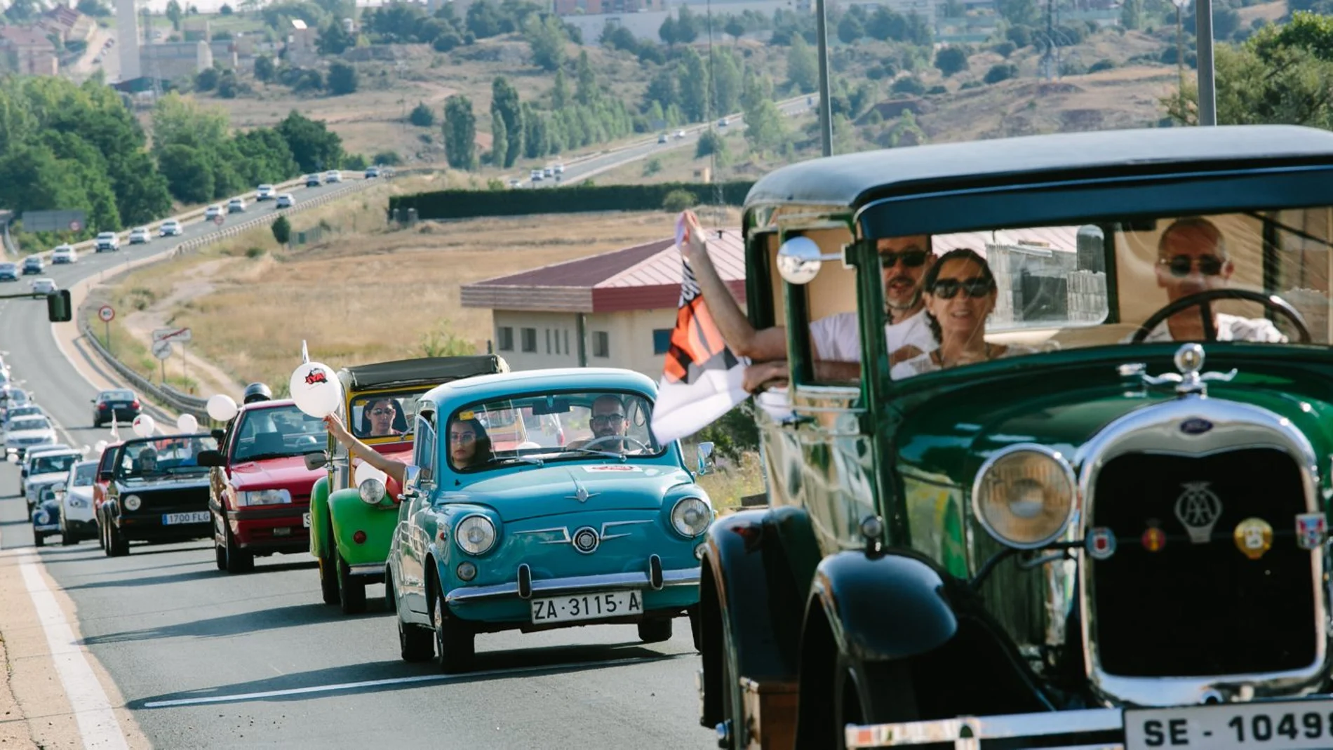 Marcha Lenta entre Soria y Aranda de Duero organizada por la Plataforma Soria ¡YA!, A11 Pasos de Peñafiel y Plataforma de Aranda de Duero por las Infraestructuras, a su paso por la localidad de Golmayo (Soria)