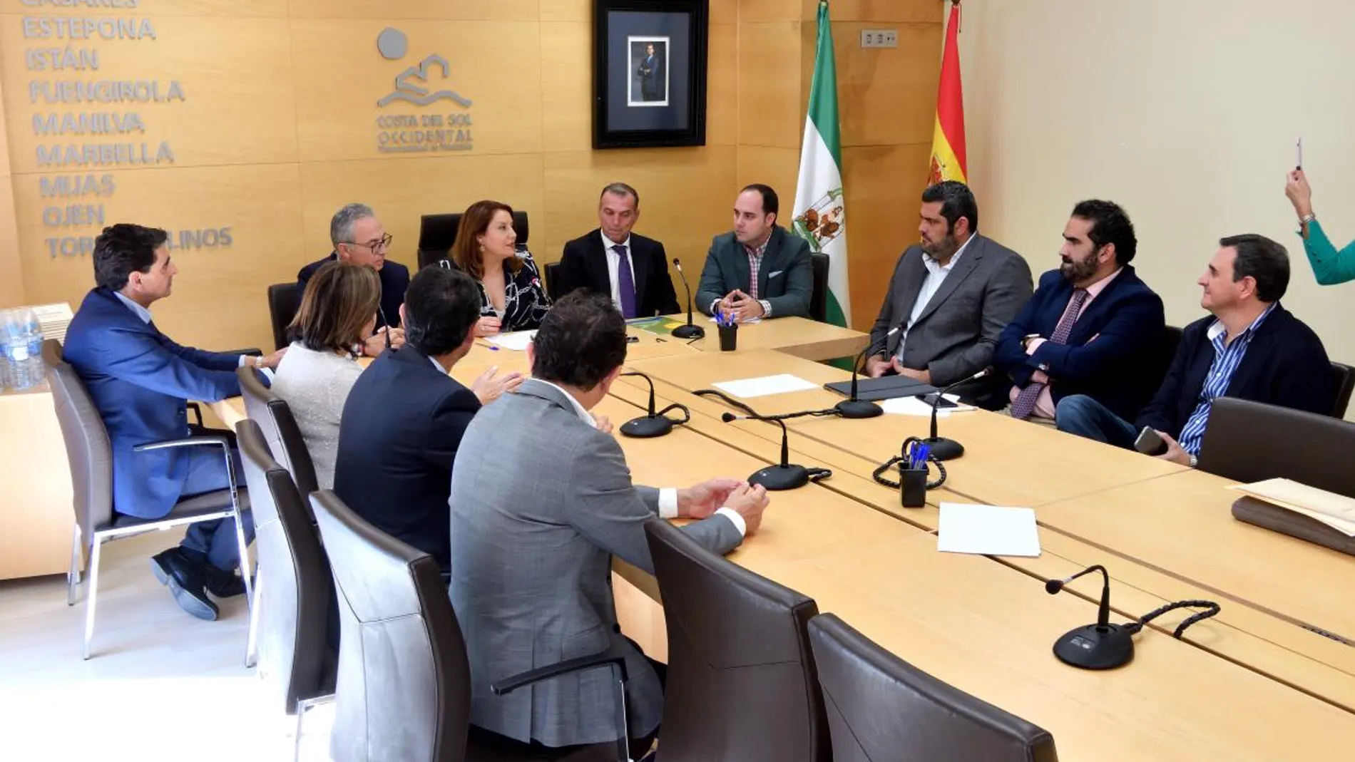 Reunión de los representantes de la Mancomunidad de Municipios de la Costa del Sol Occidental / La Razón