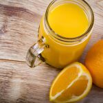El zumo de naranja es una de las pocas fuentes naturales ricas en hesperidina