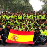 La fotografía conjunta de los Mossos y la Guardia Civil sujetando la bandera de España