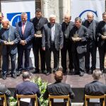 Entrega de esculturas conmemorativas a las personas y entidades que han destacado por su implicación en el proyecto de la Fundación VIII Centenario de la Catedral. Burgos 2021