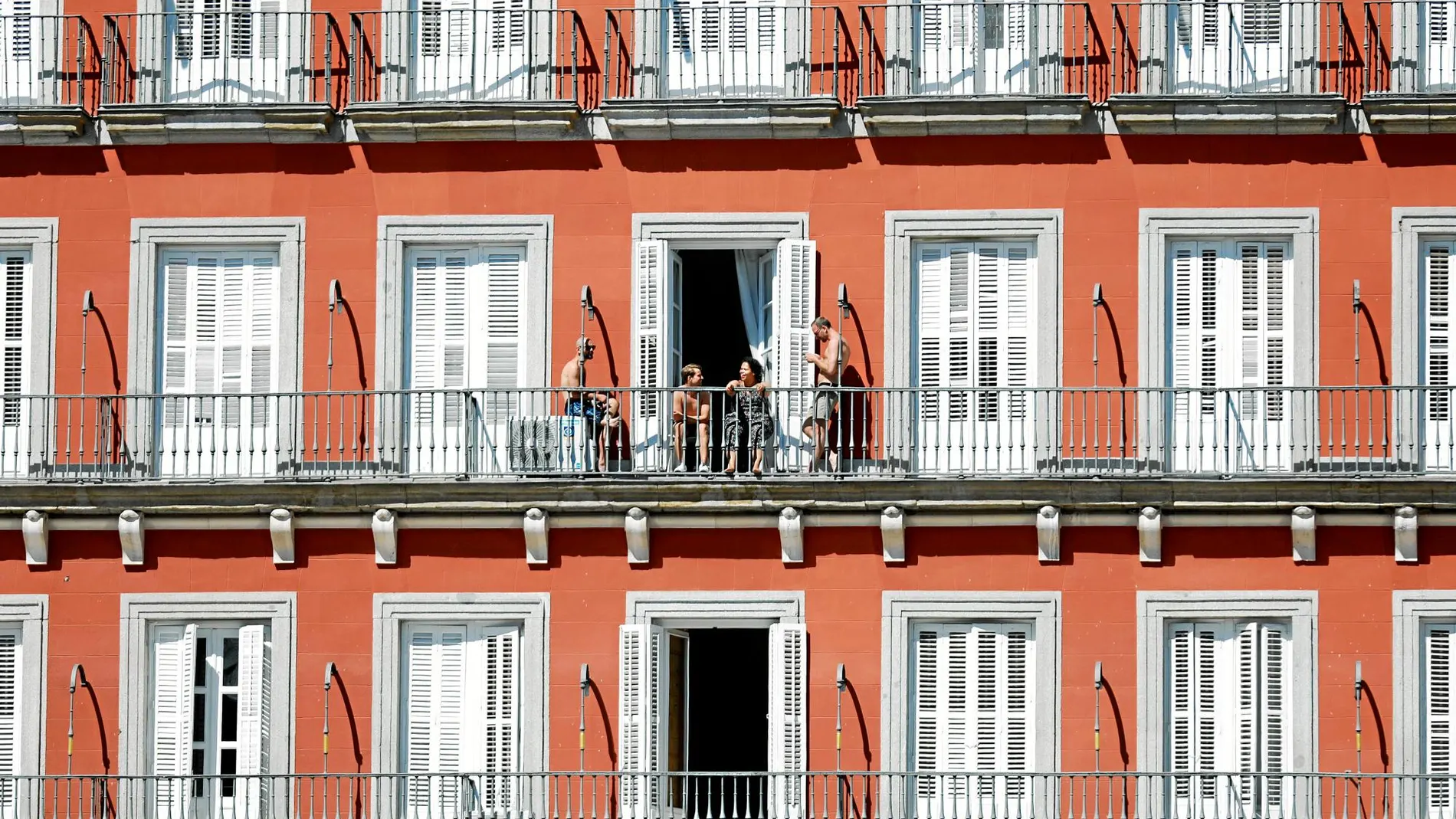 Madrid rozó los 10 millones de turistas en los últimos doce meses, lo que ha disparado la oferta de pisos turísticos. Foto: Jesús G. Feria