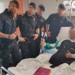 Cuatro agentes de la BRIMO de los Mossos visitan a los antidisturbios heridos en Barcelona / Twitter