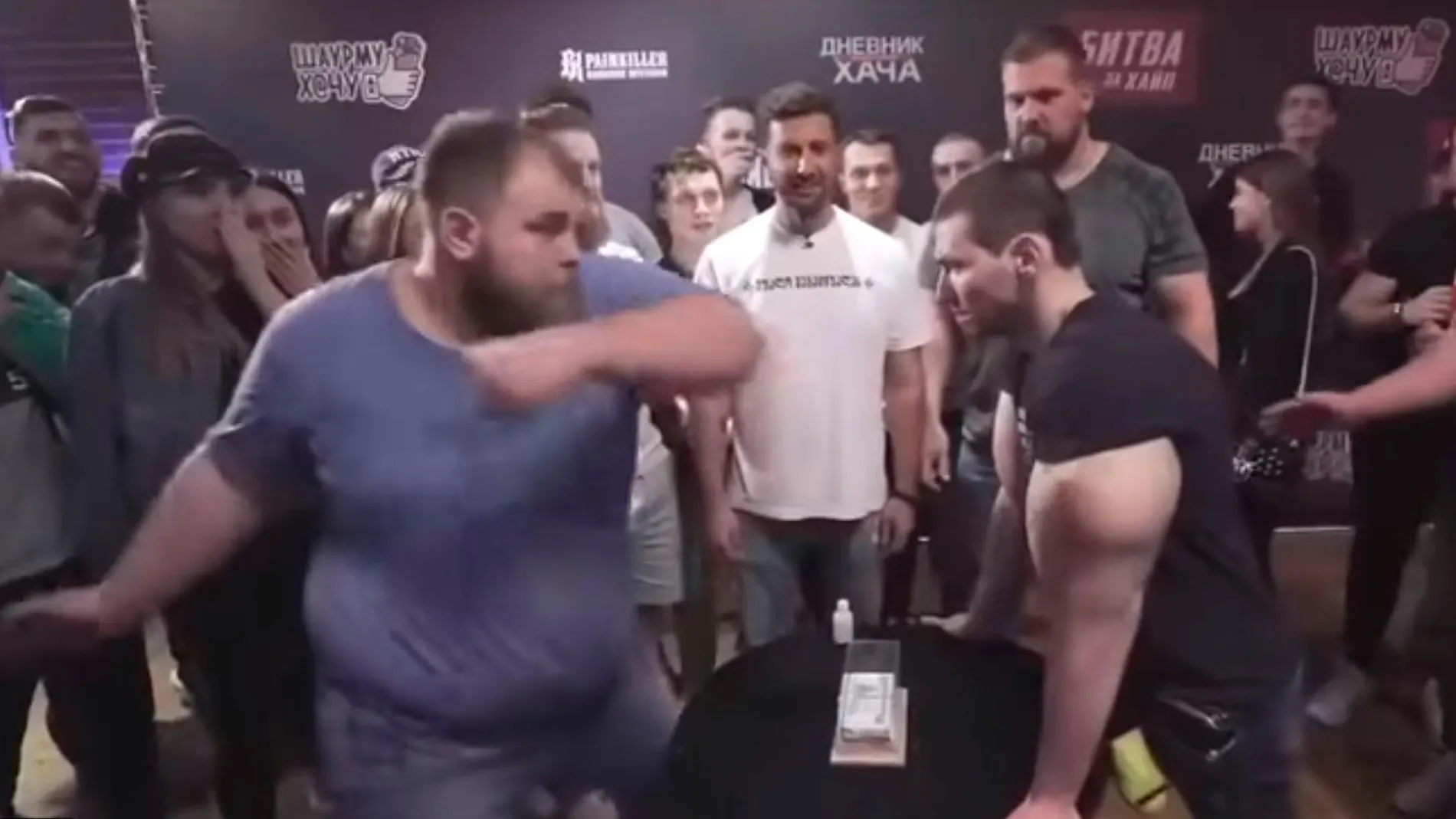 Kamotskiy dejó KO de una bofetada al ‘Popeye ruso’ / YouTube