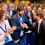 López Miras saluda a Pablo Casado en la Interparlamentaria del PP