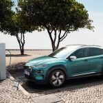 Hyundai Kona en punto de suministro eléctrico