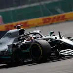  Hamilton gana el Gran Premio de México pero deberá esperar para festejar su sexto Mundial