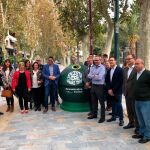 El consejero de Agua, Agricultura, Ganadería, Pesca y Medio Ambiente, Antonio Luengo, acompañado del presidente de la Federación de Baloncesto de la Región de Murcia, Juan Carlos Hernández