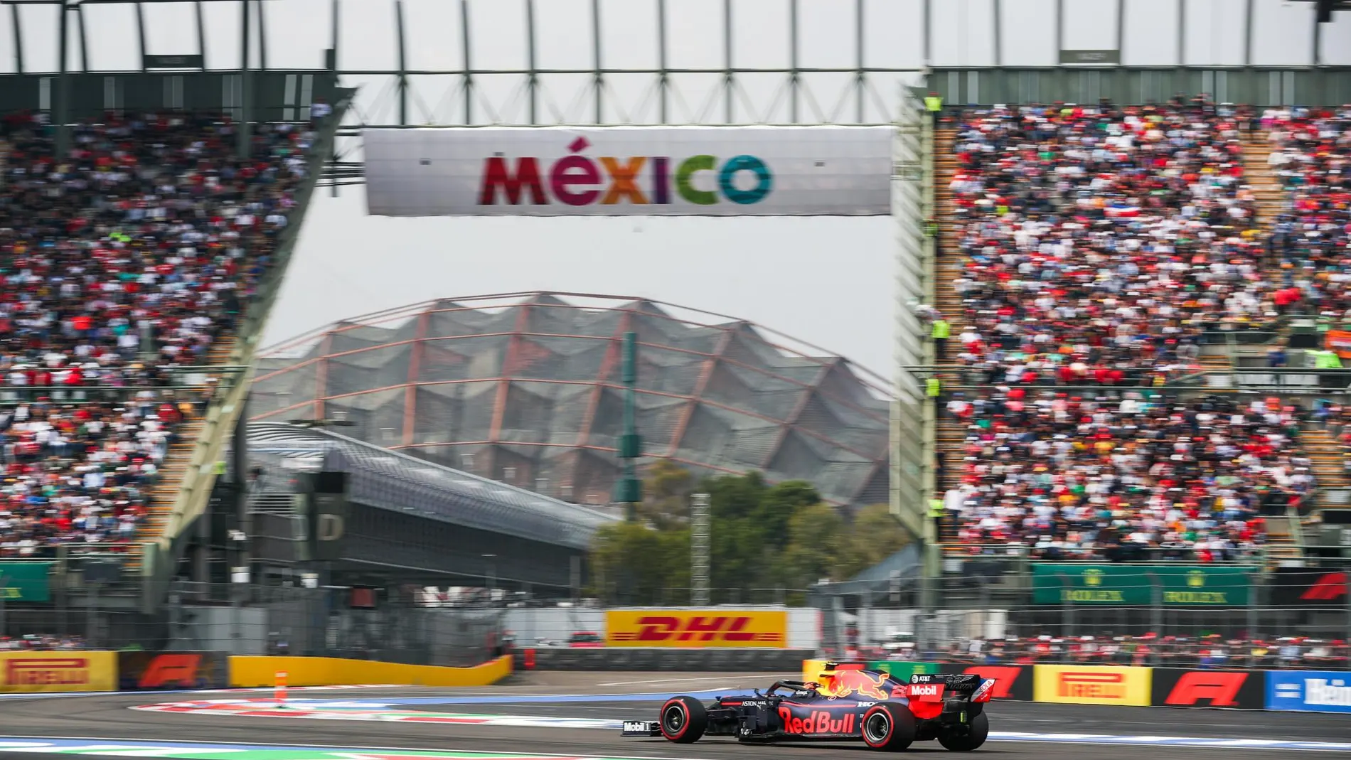 F-1 México: Verstappen, sancionado; Leclerc, "pole"; Sainz, séptimo