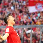 Lewandowski celebra su último gol