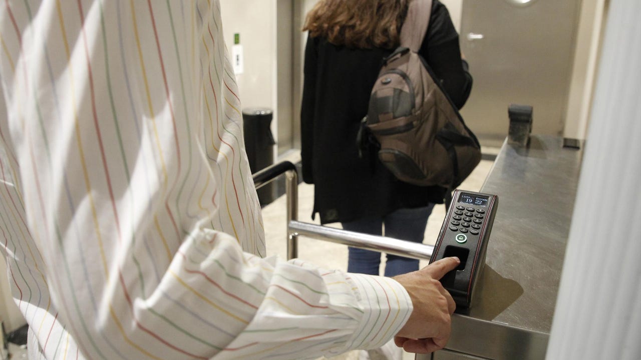 El registro horario destapa 200.000 trabajadores que hacían horas extra sin computar