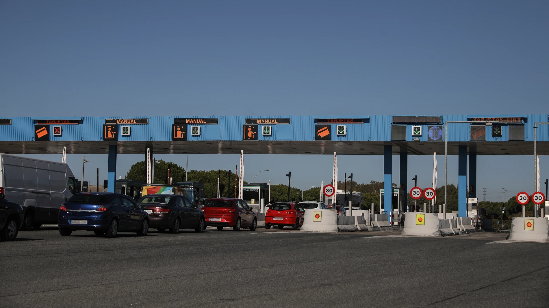 Imágenes de archivo de la antigua autopista de peaje Sevilla -Cádiz (AP-4)