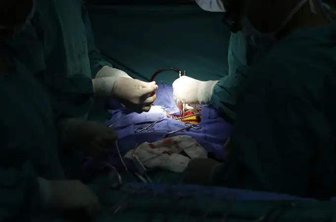 Más de 660.000 pacientes esperan 121 días de media para operarse en España 