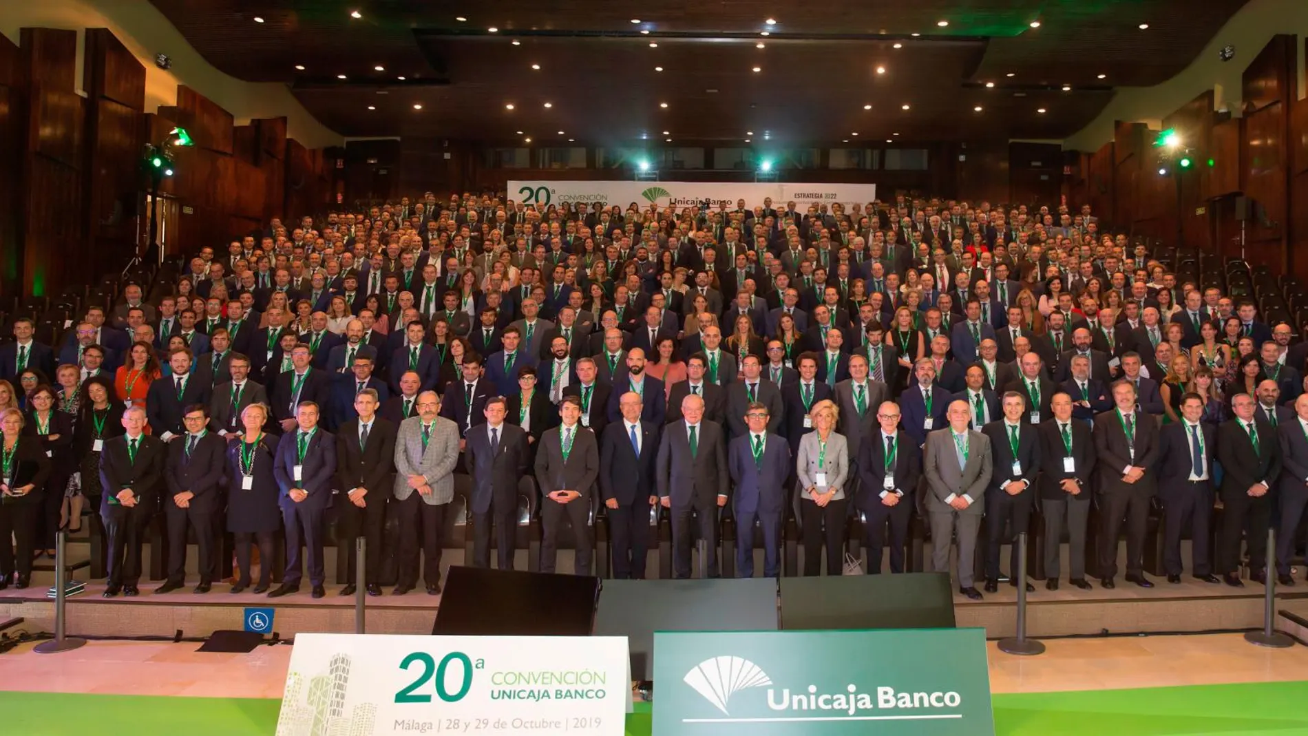 Foto de familia de la convención del Grupo Unicaja Banco / Foto: La Razón