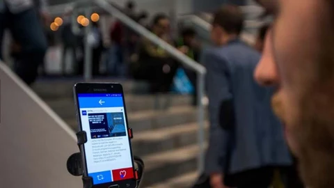 La tecnología desarrollada por la startup española Iribond permite manejar dispositivos con el movimiento de los ojos.