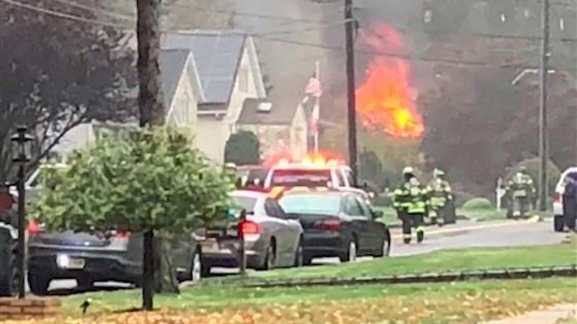 Una avioneta se estrella en Nueva Jersey y arde en llamas