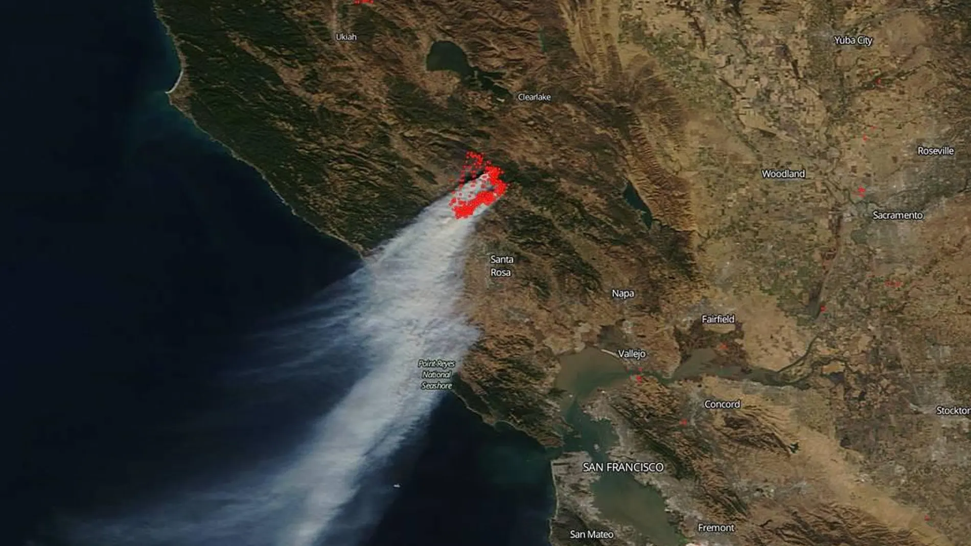 Imagen desde el espacio de los incendios en California