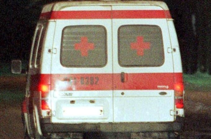 La ambulancia que trasladaba el niño al hospital chocó con un coche