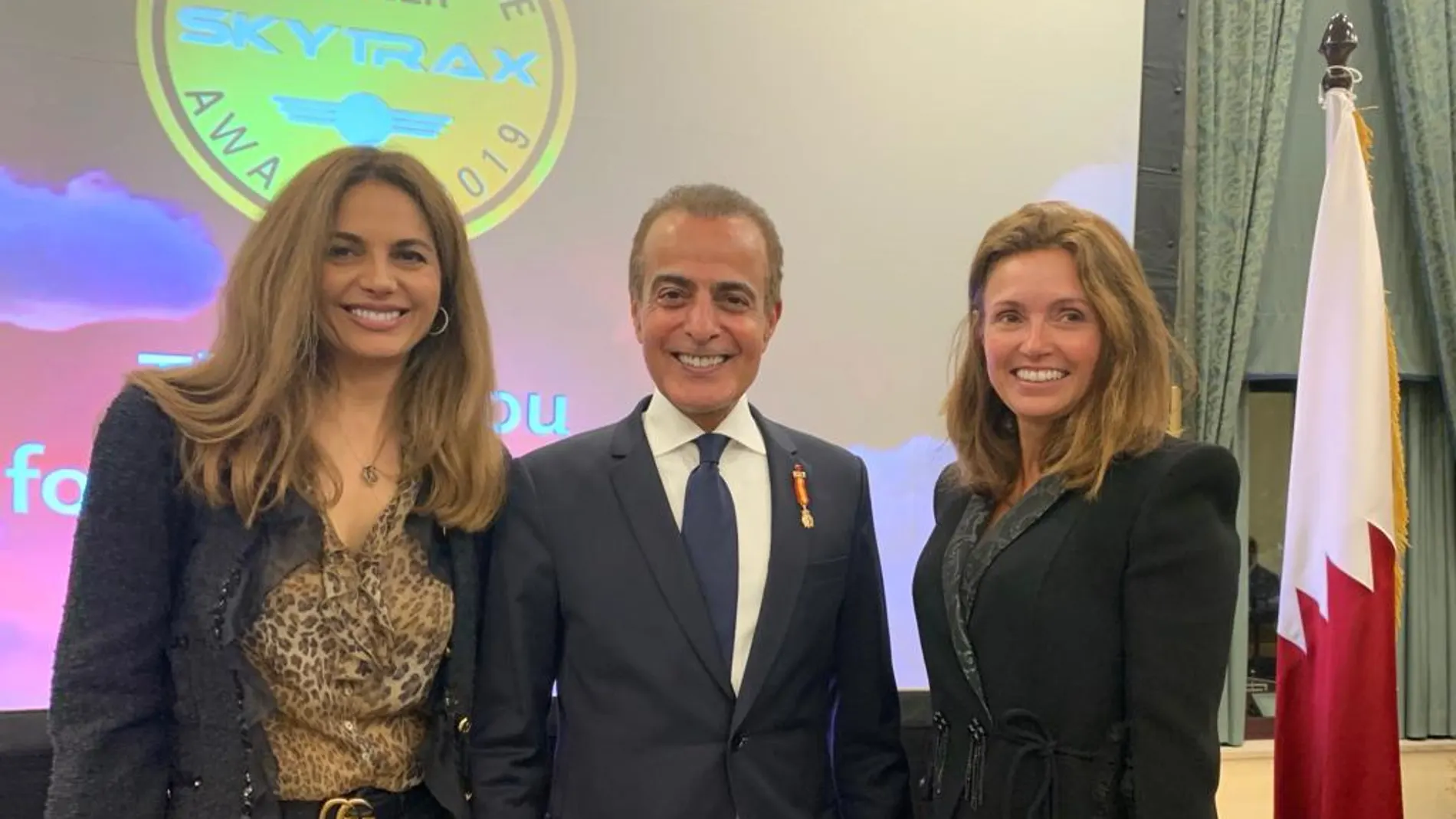 Nasrin Zhiyan con Su Excelencia, Mohammed Al-Kuwari, embajador de Qatar, y Susana Garcia Cereceda.