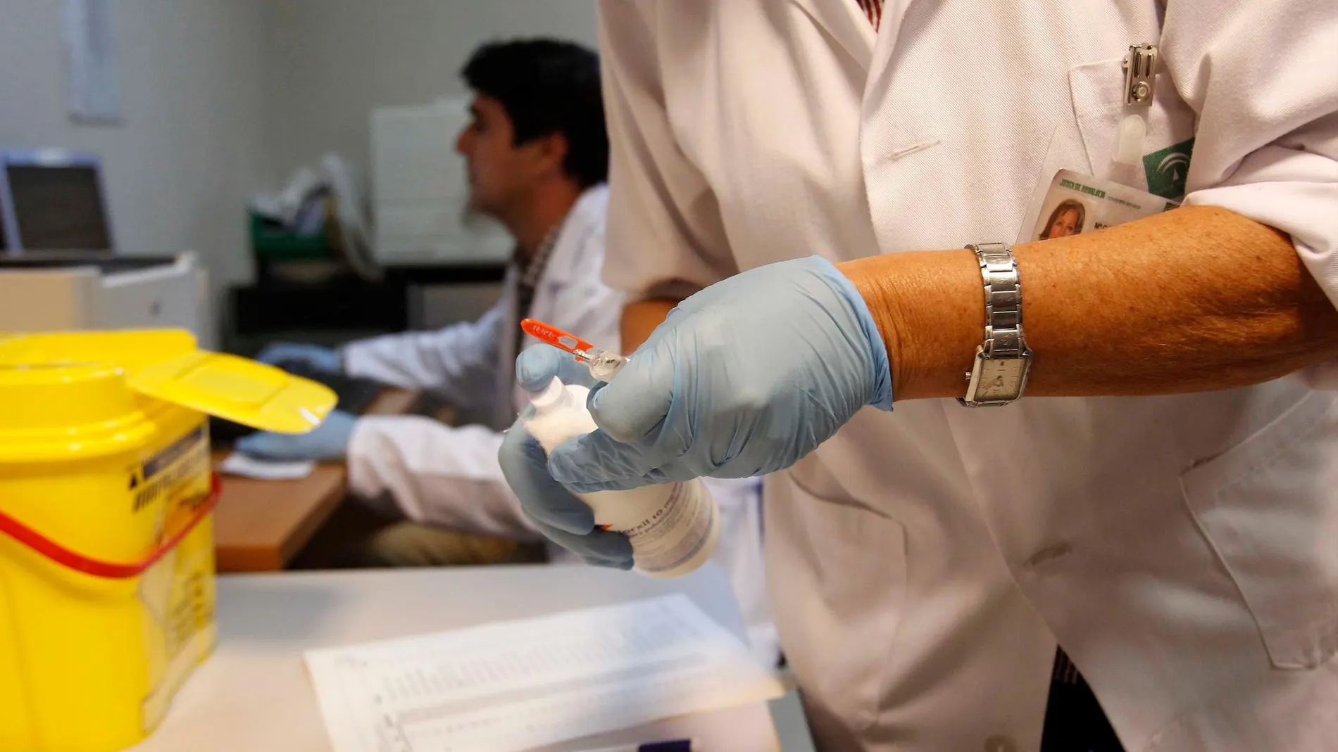 El lavado frecuente de manos y protegerse la boca y la nariz son importantes medidas de prevención para protegerse ante el virus