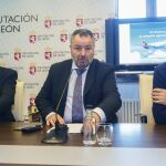 Eduardo Morán, Matías Llorente y Juan Corral hacen balance del tráfico aéreo del aeropuerto de León