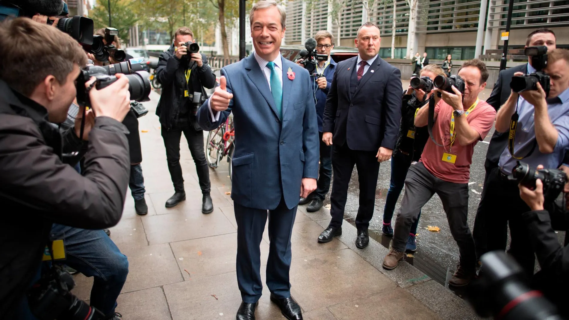 El líder del Partido del Brexit, Nigel Farage, presentó, ayer en Londres, su manifiesto electoral