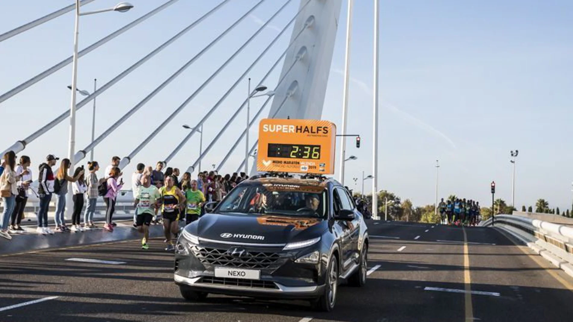 Hyundai Nexo fue testigo privilegiado del triunfo del etíope Yomif Kejelcha