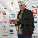 Álex Lequio con su mascota