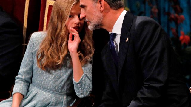 Felipe VI y la princesa Leonor, en la ceremonia de entrega de los Premios Princesa de Asturias 2019/Foto: Efe