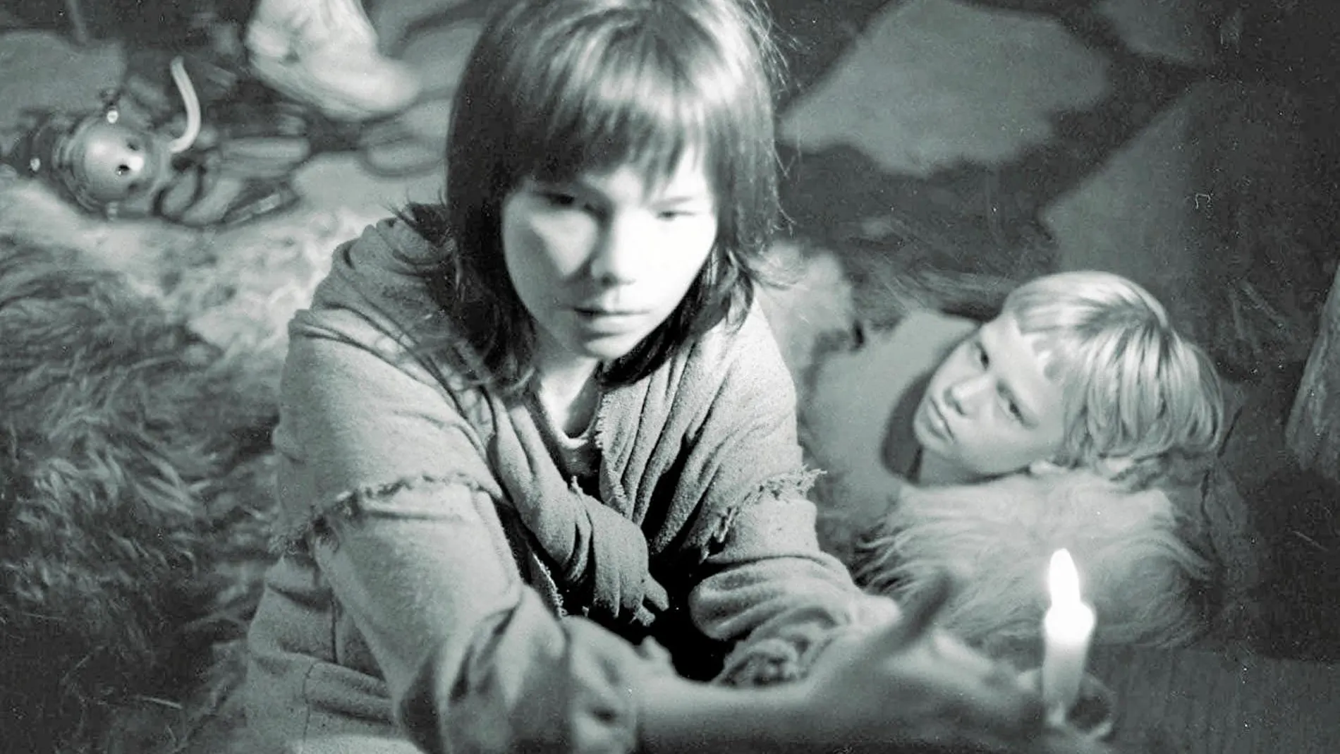 Björk interpreta a una niña visionaria e ingenua en «Cuando fuimos brujas»