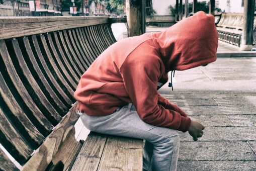 Los traumas infantiles aumentan el riesgo de suicidio en niños, adolescentes y adultos