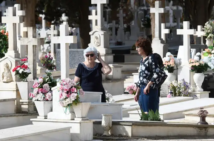 El precio de las flores se dispara hasta un 50% por el Día de los Difuntos en Andalucía