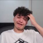 Un niño llora ante la cámara tras ser expulsado del Fortnite