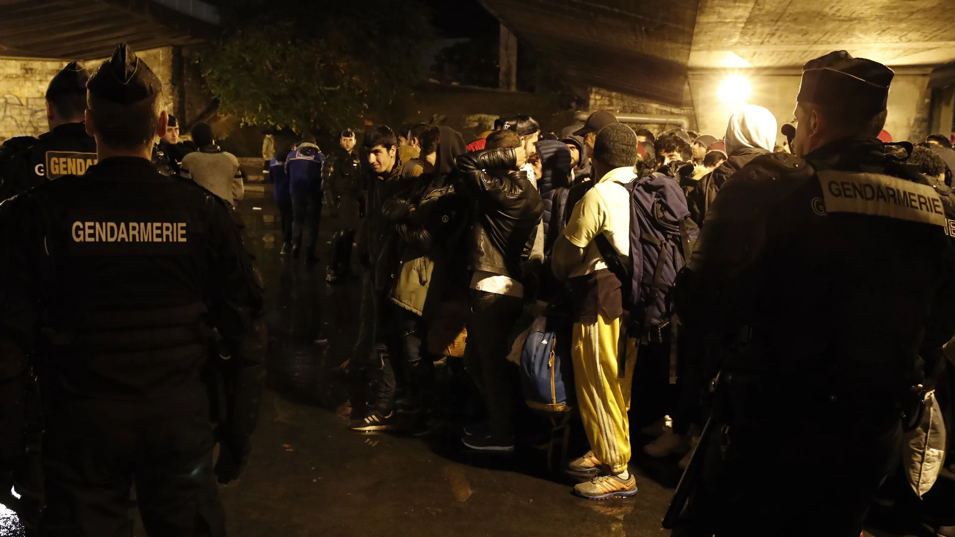 La Germandería y la Policía durante el desmantelamiento del campo de refugiados