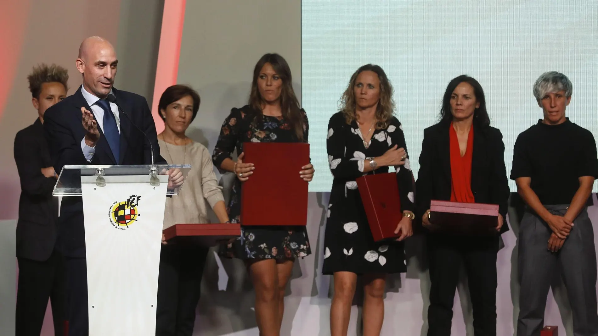 Luis Rubiales, en el homenaje a las jugadoras históricas de la selección