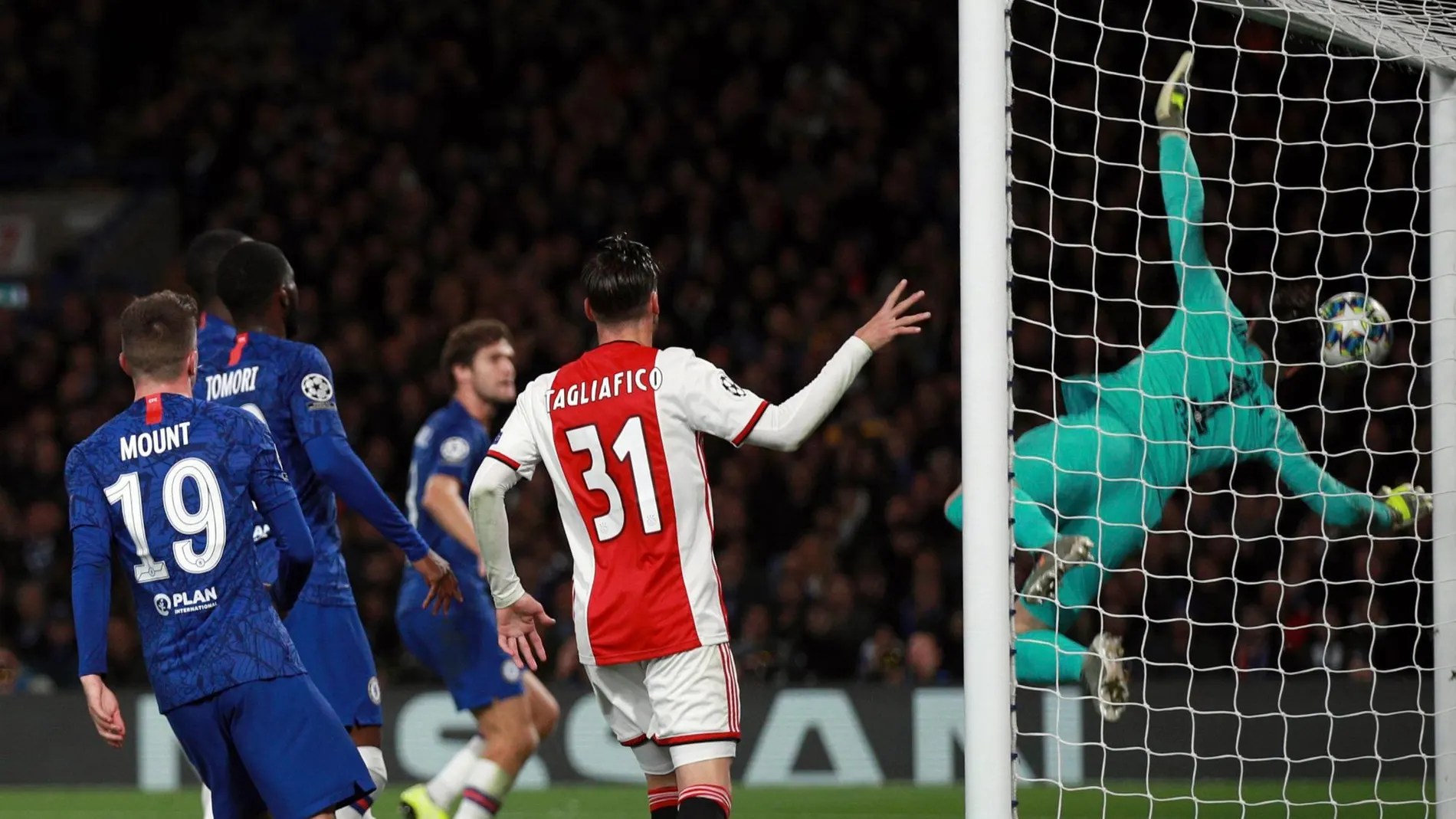 El Chelsea empata un partido loco contra el Ajax