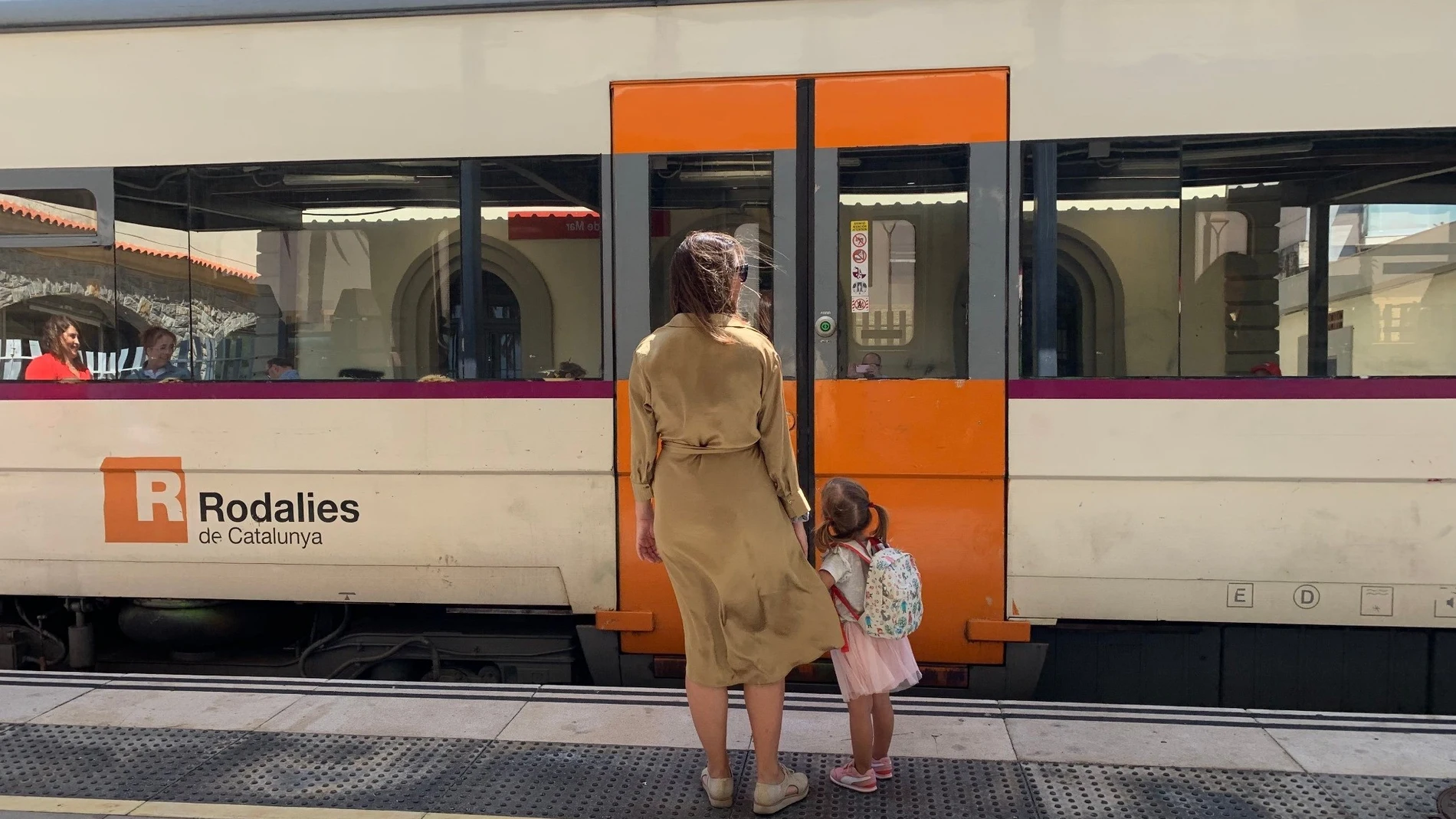Sucesos.- Interrumpida la circulación de trenes entre Sant Pol de Mar y Calella (Barcelona)
