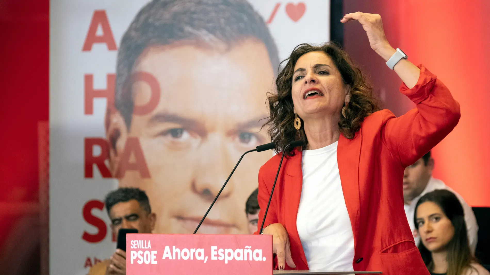 Montero cierra campaña en Sevilla