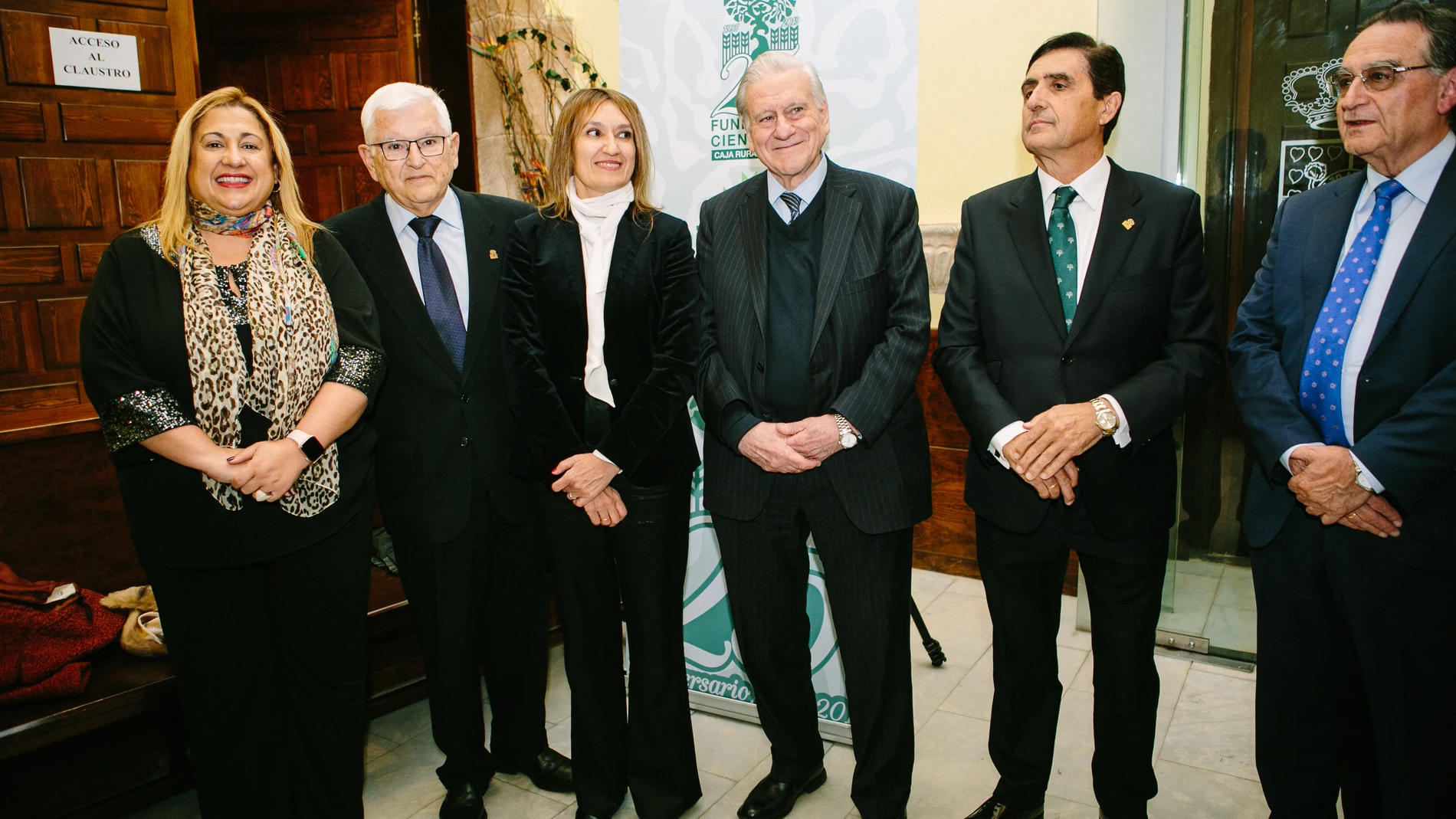 El doctor Valentín Fuster recibe el Premio La Fundación Científica de Caja Rural con la presencia de la consejera de Educación, Rocío Lucas