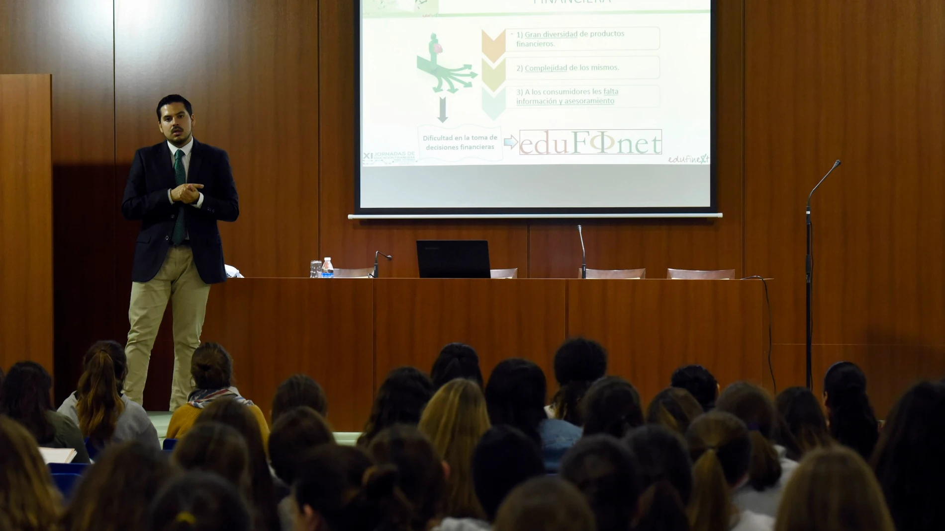Sevilla.- Unicaja.- Las XI Jornadas de Educación Financiera para Jóvenes del Proyecto Edufinet comienzan un nuevo curso