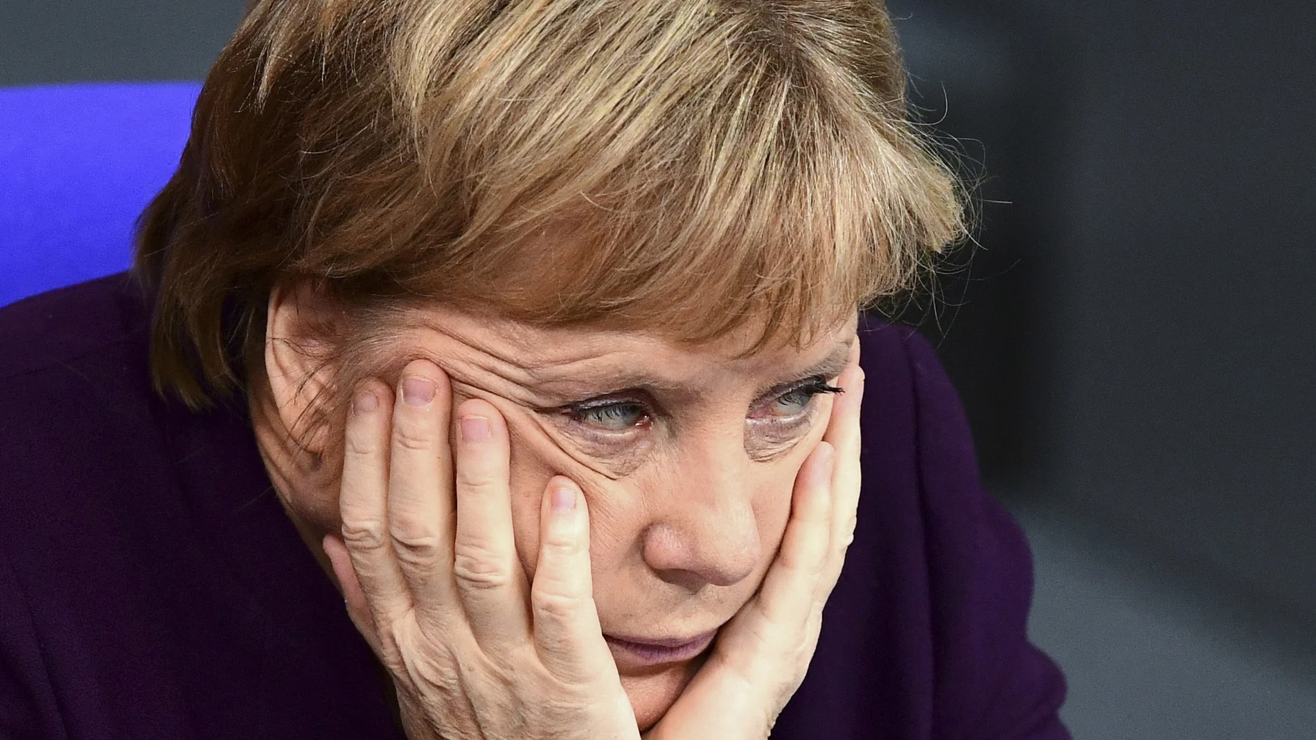 Desde que en el año 2000 Angela Merkel se hizo con las riendas de la CDU, puso en marcha un giro al centro que irritó al ala más derechista del partido