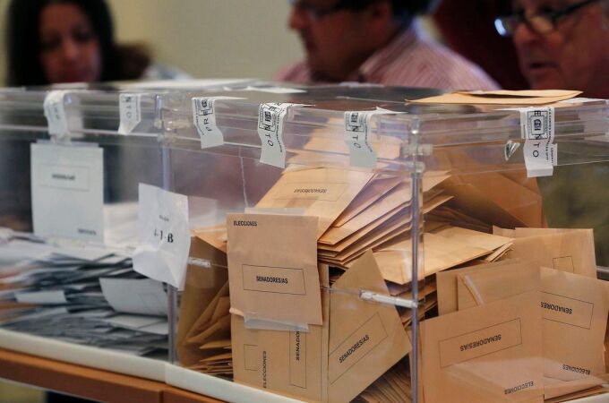 Urnas llenas de papeletas en las pasadas elecciones de 2019