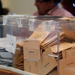 Urnas llenas de papeletas en las pasadas elecciones de 2019
