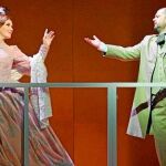 María José Moreno y Celso Albelo interpretan a la pareja formada por Francisquita y Fernando en la adaptación de Lluís Pasqual