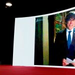 Puigdemont intervino por videoconferencia en el mitin final de campaña de JxCat en Barcelona