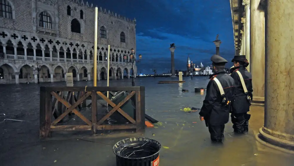 &quot;Venecia está de rodillas. La basílica de San Marcos ha sufrido graves daños, así como toda la ciudad y las islas&quot;, señala el alcalde, Luigi Brugnaro