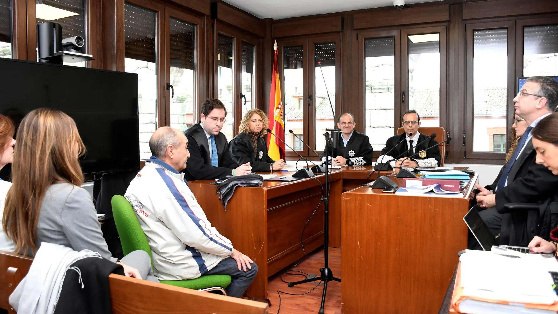 Vista que juzga al profesor valenciano Vicente Belenguer como supuesto autor de un delito de incitación al odio