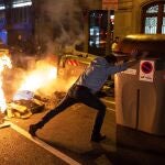 Nueva protesta de los CDR este jueves en Barcelona, tras convocar a través de las redes sociales a bloquear distintos puntos de la Ciudad Condal. EFE/ Enric Fontcuberta